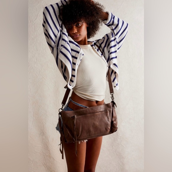 ▪️NWT Free People Dixon Crossbody in Desert Taupe - Picture 2 of 12